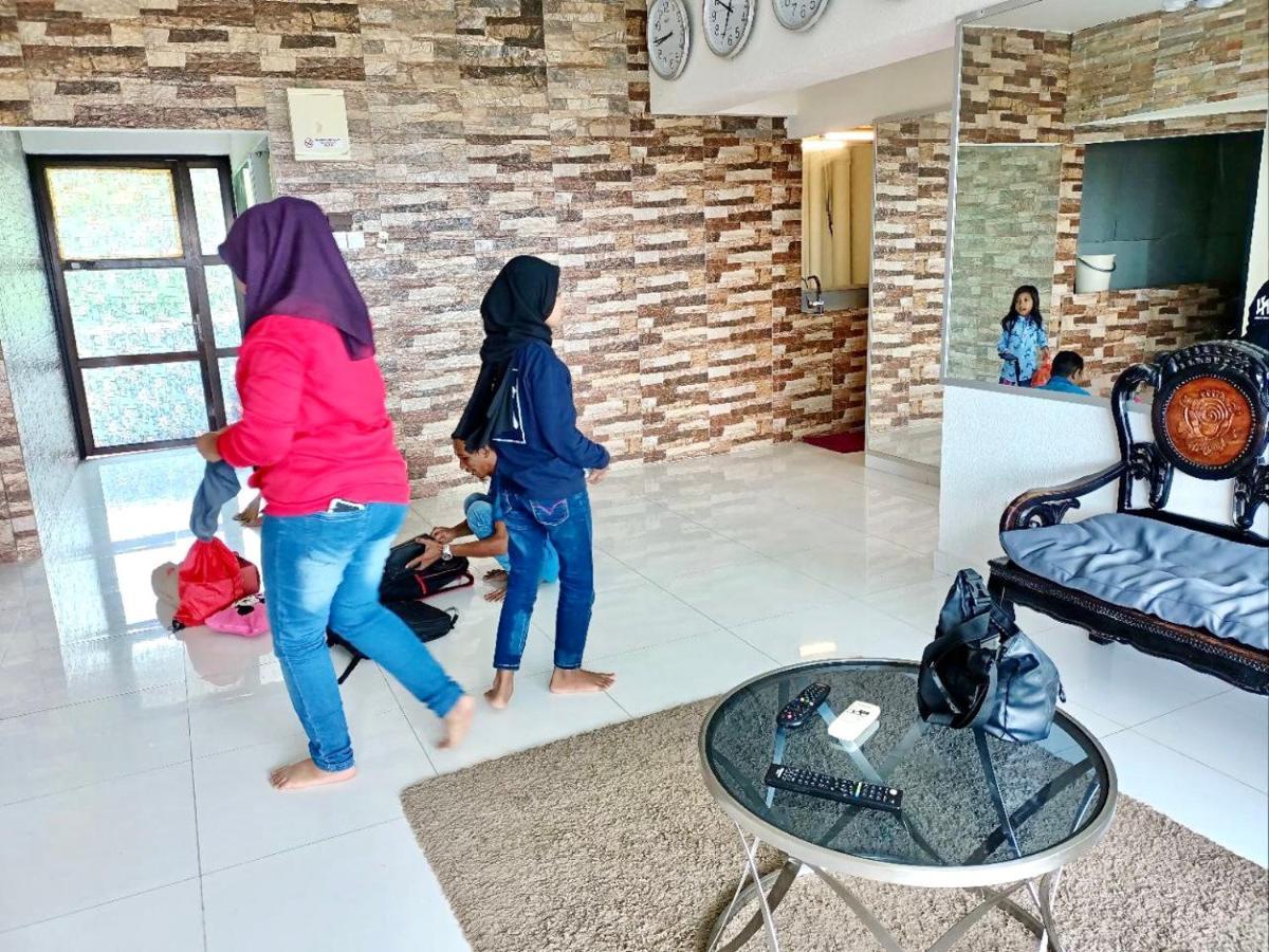 Airbnb At Sri Sayang Batu Ferringhi Beach Zewnętrze zdjęcie