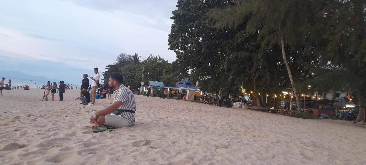 Airbnb At Sri Sayang Batu Ferringhi Beach Zewnętrze zdjęcie